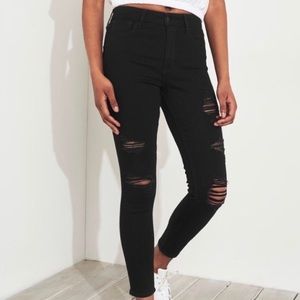 COPY - Hollister Ripped Black Jeggings